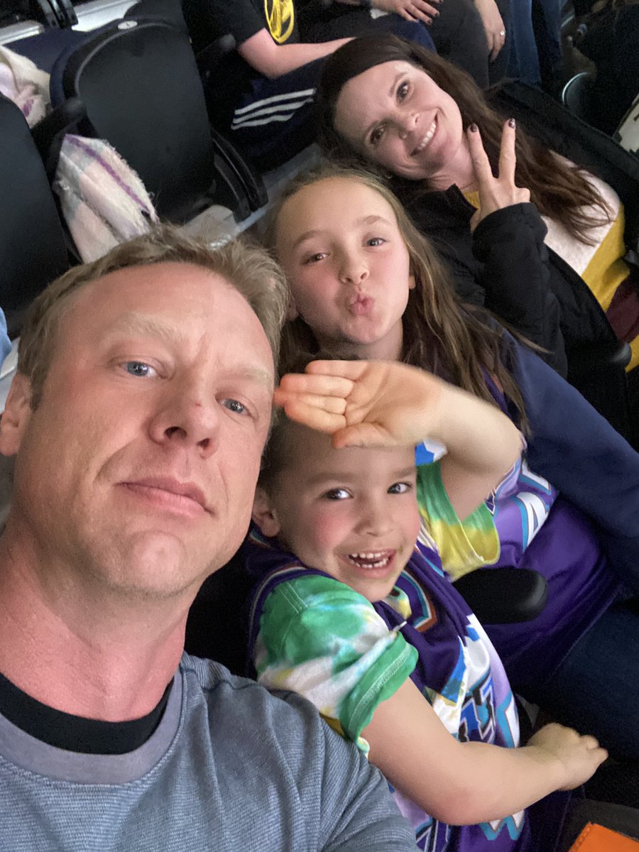 malarsen13's tweet photo. Happy new Year! #TakeNote https://t.co/e6tYQ3QuEU