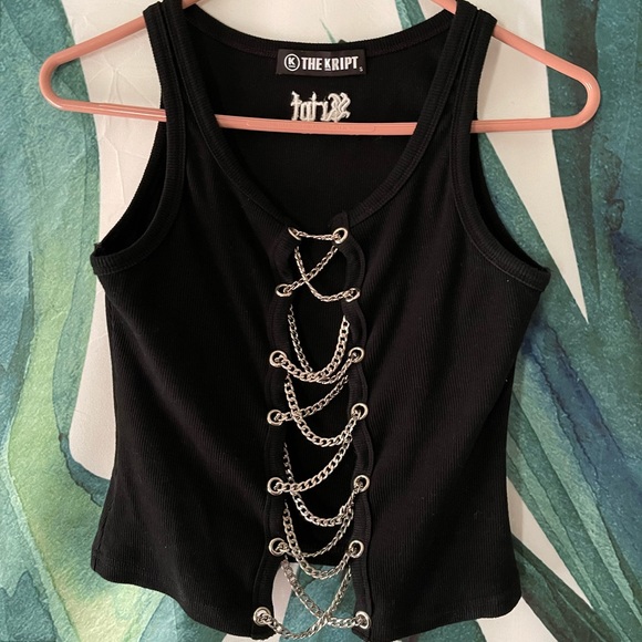 TippysTreasures's tweet photo. So good I had to share! Check out all the items I'm loving on @Poshmarkapp #poshmark #fashion #style #shopmycloset #buckle #thekript: https://t.co/6scFgByQfR https://t.co/M3Hl8XybHm