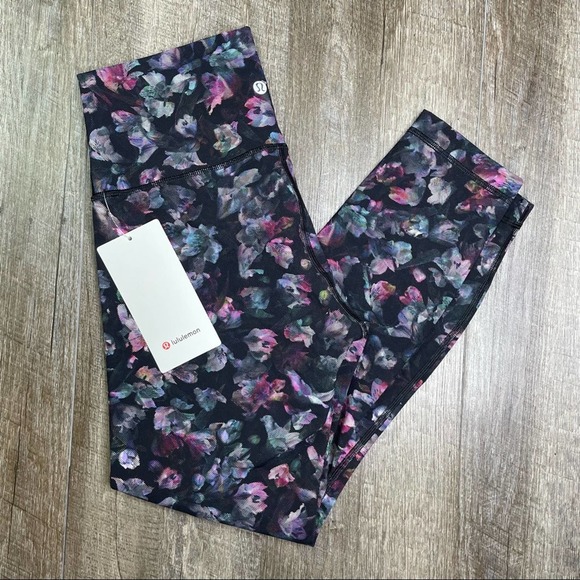 CookieFelt's tweet photo. So good I had to share! Check out all the items I'm loving on @Poshmarkapp from @Desert_Exchange #poshmark #fashion #style #shopmycloset #gymshark #halogen #lululemonathletica: https://t.co/Pnwqht45tE https://t.co/TnutGGuib7