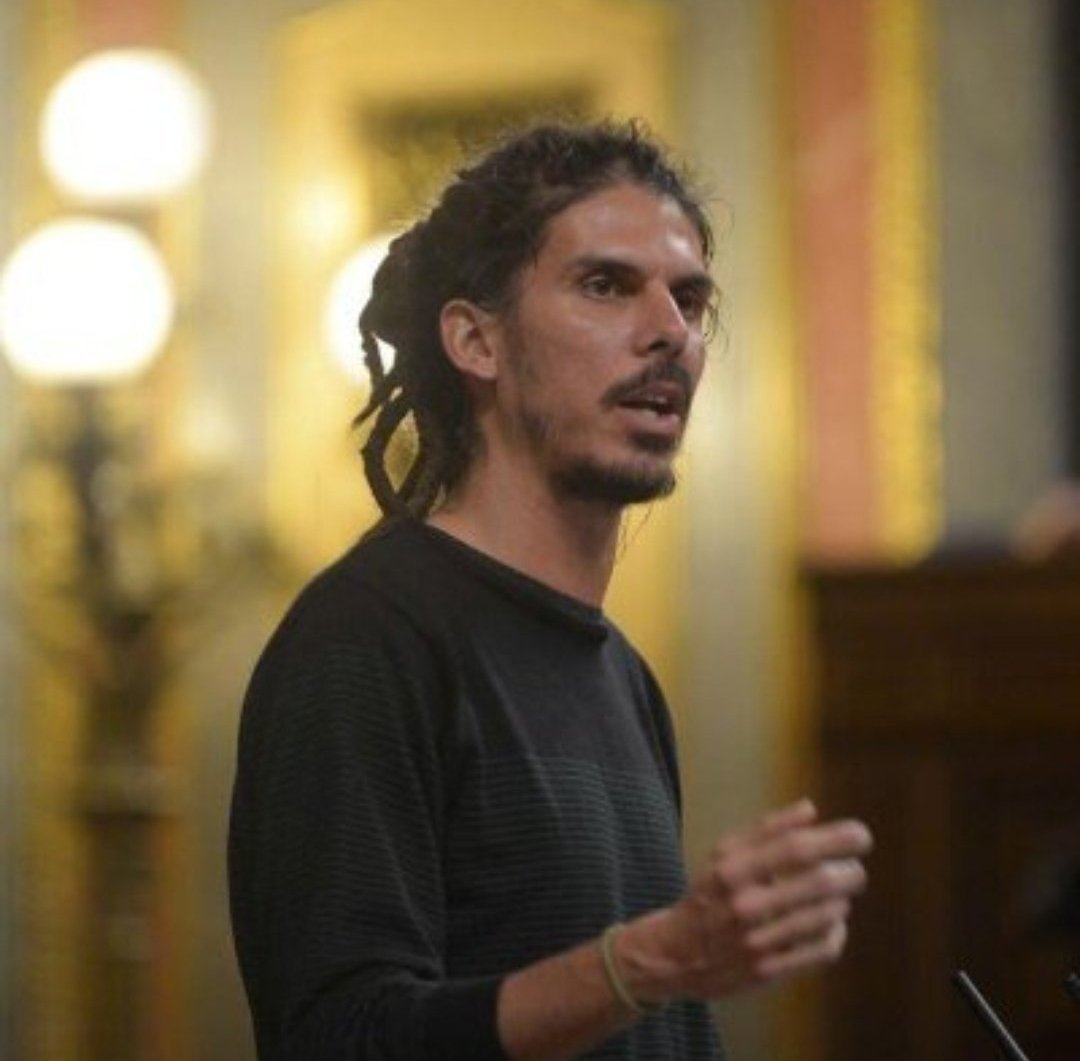 Exijo a la Presidenta del Congreso <a href="/meritxell_batet/">Meritxell Batet</a> cumpla con la Ley y devuelva su escaño al Diputado 
<a href="/Alber_Canarias/">Alberto Rodríguez</a> 
Copia este tuit y publicalo, hasta que hagamos viral la petición.