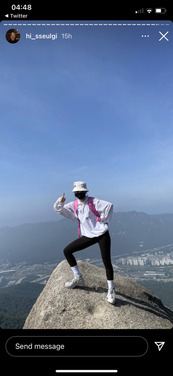 dc7mmm4's tweet photo. What if Seulgi was hiking with Moonbyul 👀 https://t.co/vhnNRPtLEq