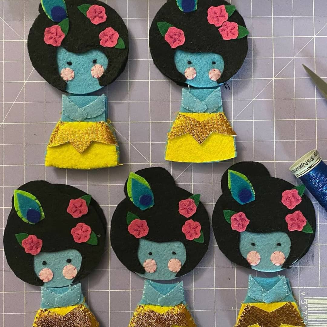 BhaktiKids's tweet photo. #fingerpuppets I used regular crafting felt to create these finger puppets of #krishna #radha #gopas #gopis and I even made a little #narada
For more of my sewing 🧵 and makes please follow Abhidheya sews on facebook. https://t.co/RXquK5z1hm