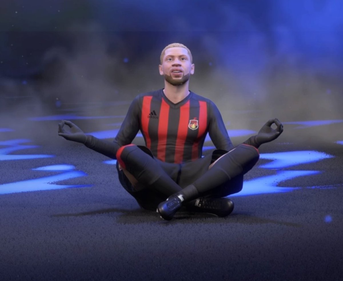 ToniiTime's tweet photo. Getting in some late night meditation #wavy https://t.co/plCbrxbJJH
