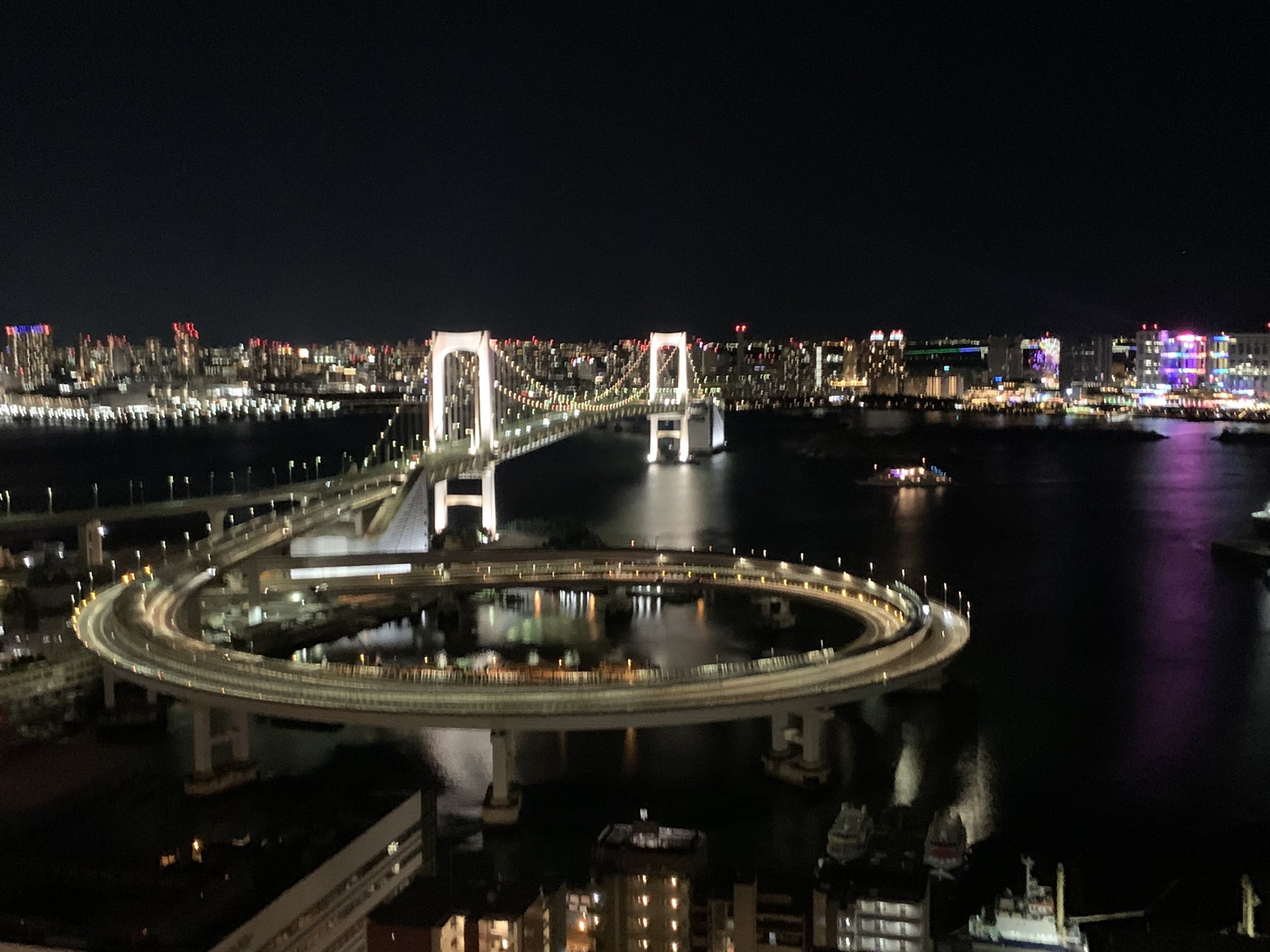 かずさ容子 あけましておめでとうございます 本年も宜しくお願いします 献血に行ったらスカイツリーの奥に 拝めました 元旦献血のご褒美に加湿器頂いた ビックリ 1枚目は元旦の夜景 空気が澄んでいて凄く綺麗 元旦献血 スカイツリー Feel 元旦