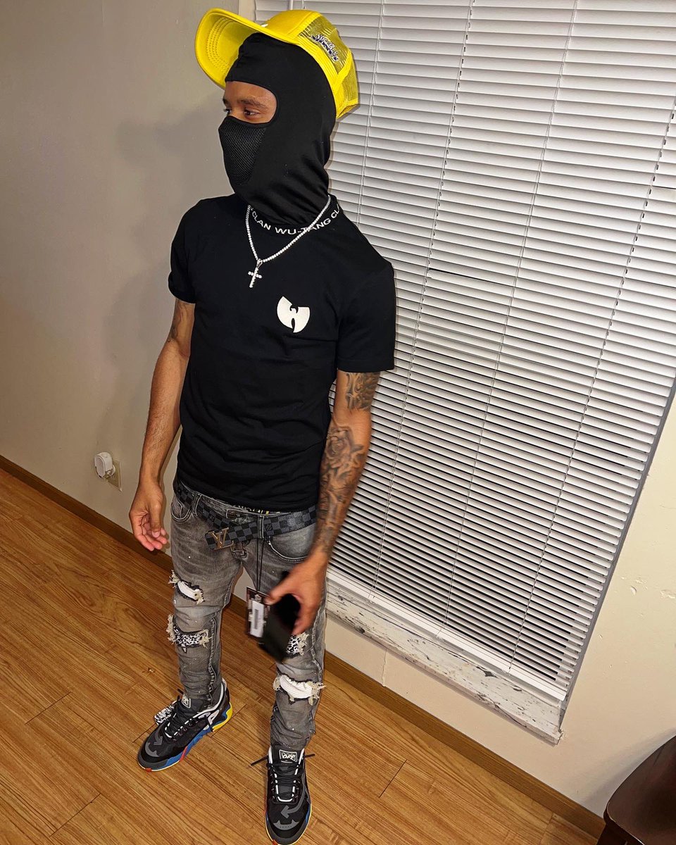 therealhezzo's tweet image. Super Gremlin 🥷💛