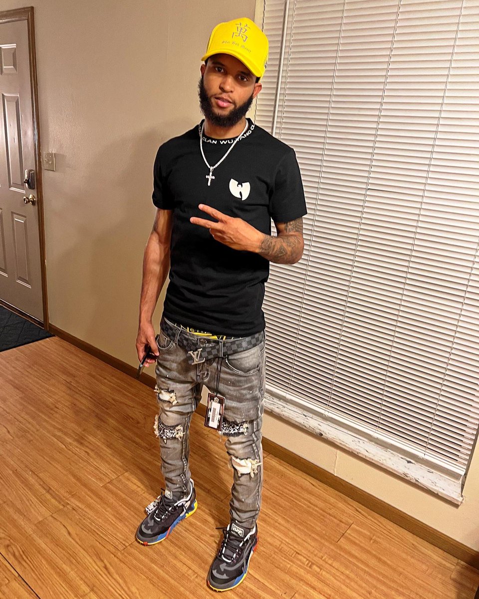 therealhezzo's tweet image. Super Gremlin 🥷💛