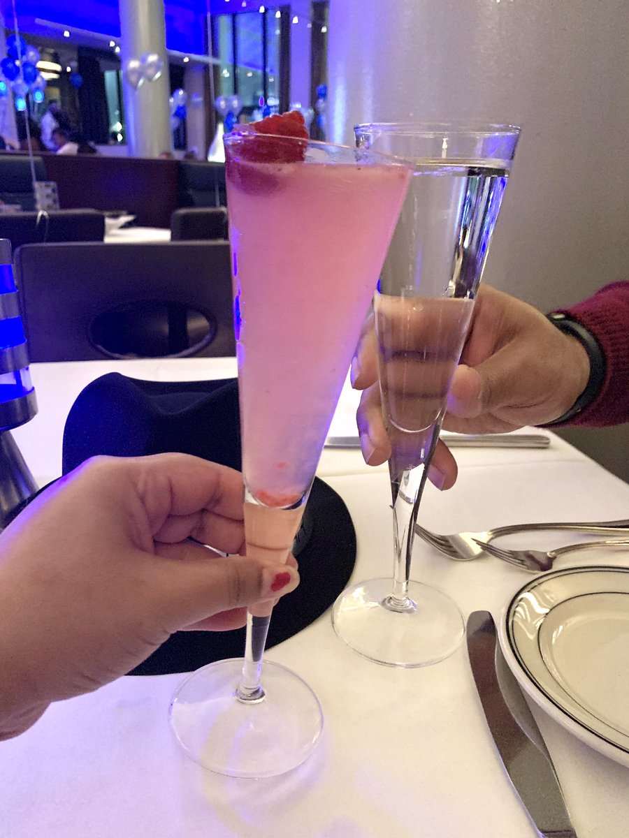 DeeptiMiyan's tweet photo. New Year , New Start. May all your dreams come true in 2022! Cheers to a Happy New Year 🥂🥂!! #happynewyear2022 #happy2022 #newyeareveparty #newyearcelebration #newyearbegins https://t.co/U6qP7AHRnY