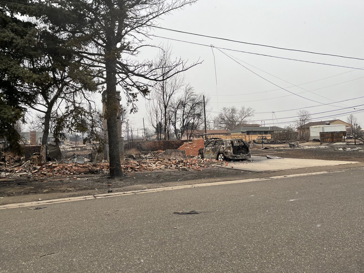 BrieRogers's tweet photo. Words cannot express how much the outpouring of kindness, support and action has helped my husband and I grieve the loss of our first home in the #MarshallFire. Thank you to everyone near and far for your kind words and astonishing donations to us and our community. https://t.co/qf9P4GqPt5