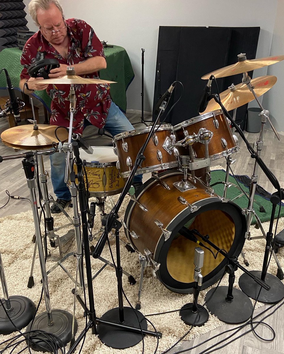ral_prod's tweet photo. 2022 started off with an amazing drum tracking session. #ralproductions #Slingerlanddrums #soundworkshopseries34 #sennheiser #akg #shure https://t.co/kZOCdGZ10a
