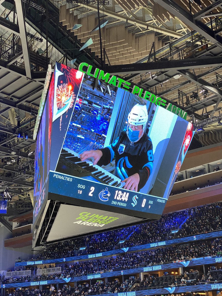 ⁦unreal Bruce plays the tunes too! #canucks ⁦<a href="/TheStanchion/">Wyatt Arndt</a>⁩ ⁦