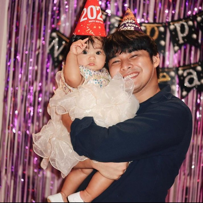 hertalesss's tweet image. happy new year mclisse and felize! cheers to more years with u together! 🥂✨

@ElisseJoson @MccoydDeleon |
#McLisse #Felize