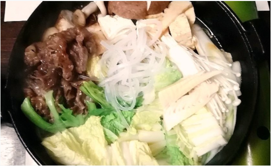 asagohan19love's tweet photo. 大晦日の夜はすき焼きで元旦の朝はおせち料理とお雑煮😊🙌
朝食後はお茶室で抹茶とお菓子も頂きました
フレンドリーなオーナーのおもてなしで
田舎の親戚の家に遊びに行ったような感覚になります
帰る時は車が見えなくなるまで見送ってくださり
次は桜か蛍の季節にまた来ようと思いました😭 https://t.co/2hVUHOpqB0