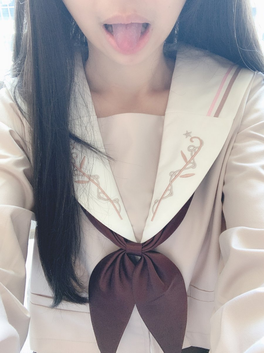 好像好久沒拍學生服了🤣 https://t.co/q5cf8A2dyE
