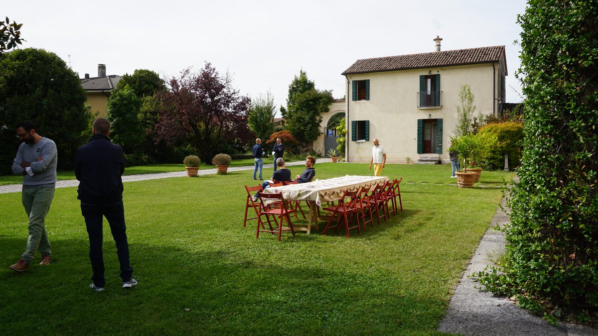 ProgLiberati's tweet photo. Ecco alcune #Foto  della prima edizione di #Liberati! #progetto #progettoliberati #esperienziale #percorso #crescitapersonale #crescita #crescitainteriore #wsolutionsve https://t.co/zLLIbxUix2