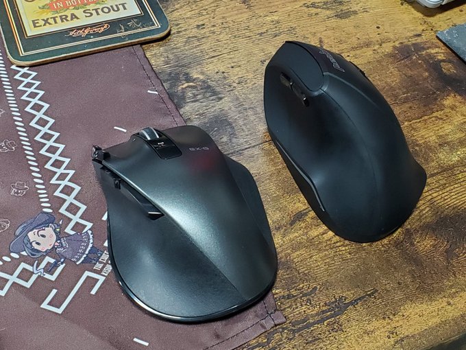 ニューマウス(左)こうてきた。 