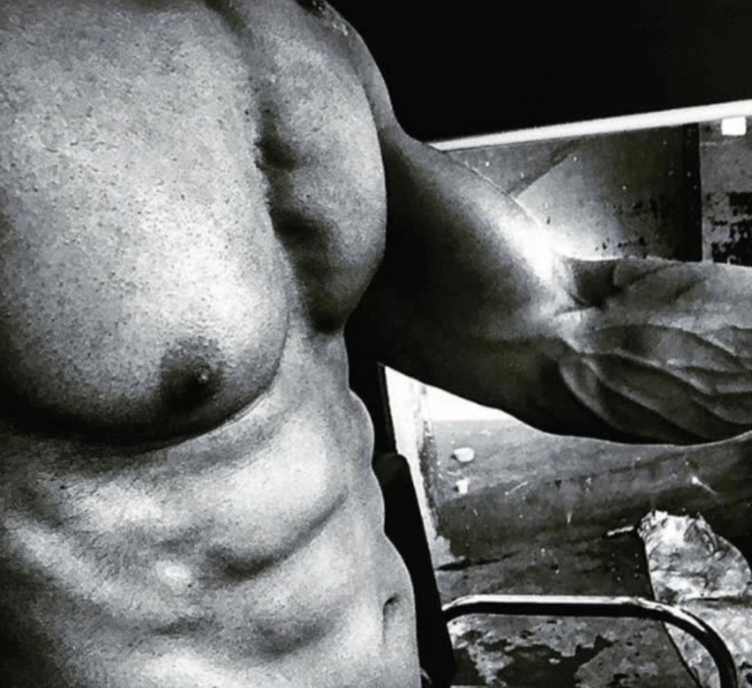 ayhasan430's tweet photo. Veins...🔥🔥
#johnabraham
@TheJohnAbraham 
#Johnabrahamfan https://t.co/0vXmQsBBNd