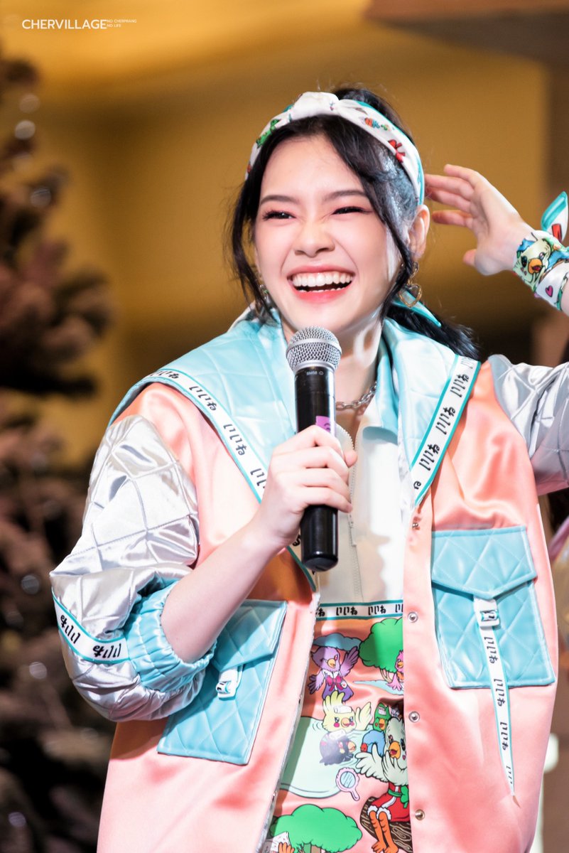 Chervillage48's tweet photo. this year,
we will look forward to your success~
and still continue to protect your smile 😬
happy new year to Cher and her cats! 🎊✨
/h.
#CherprangBNK48
#GoGo2022WithCher https://t.co/FrkomJ5KSi