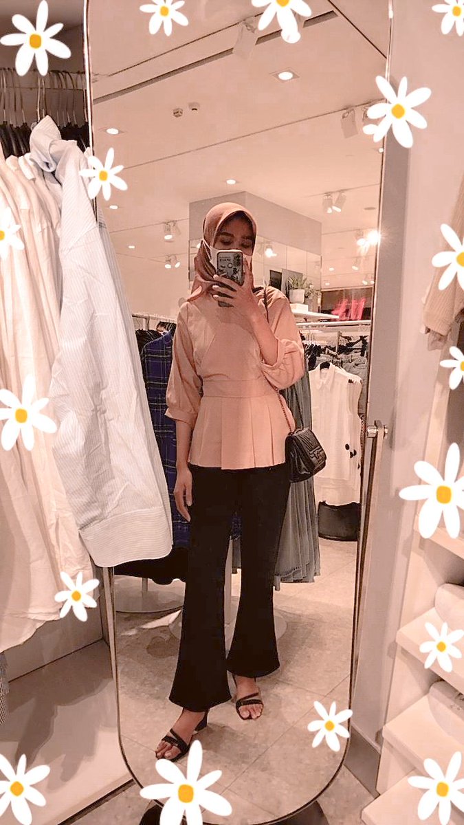 _alstin's tweet photo. Foto doang beli kagak wkwk https://t.co/U969ixprE7