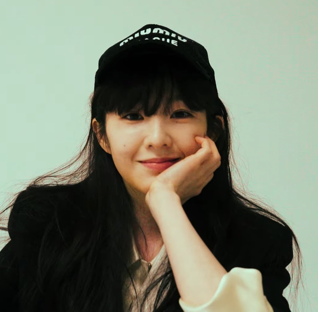 withloverene's tweet photo. Hello, I'll go by the name, Irene Bae, which you guys probably already know and are familiar with my name. I'm here to find new acquaintances to talk to or share many interesting things together. Just drop a simple hi, then I'll come to y'all in a jiffy. RT is highly appreciated! https://t.co/ZwkoIORyld