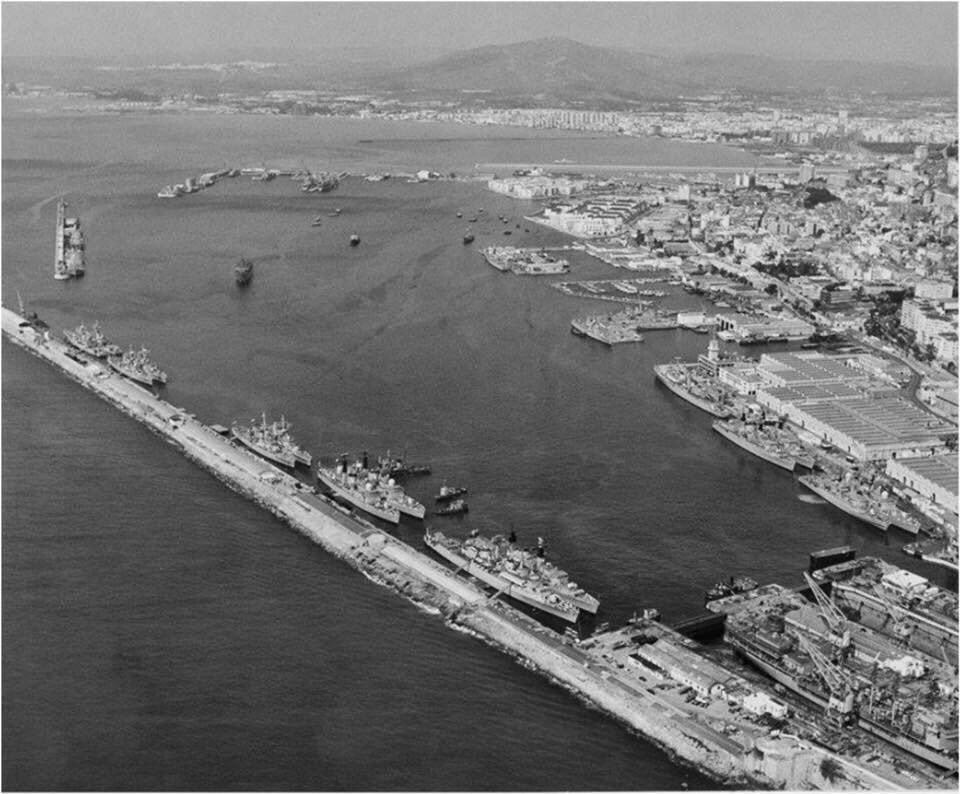 OnthisdayRN's tweet photo. #OnThisDay 40 years ago 1982 Rear Admiral Sandy Woodward, who was in @MODGibraltar in HMS ANTRIM, given orders under Operation CORPORATE. At 2130 he was told that Argentina had invaded #Falklands The next day he sailed South In HMS GLAMORGAN with 10 ships. #Falklands40 https://t.co/2ub7fxbkej