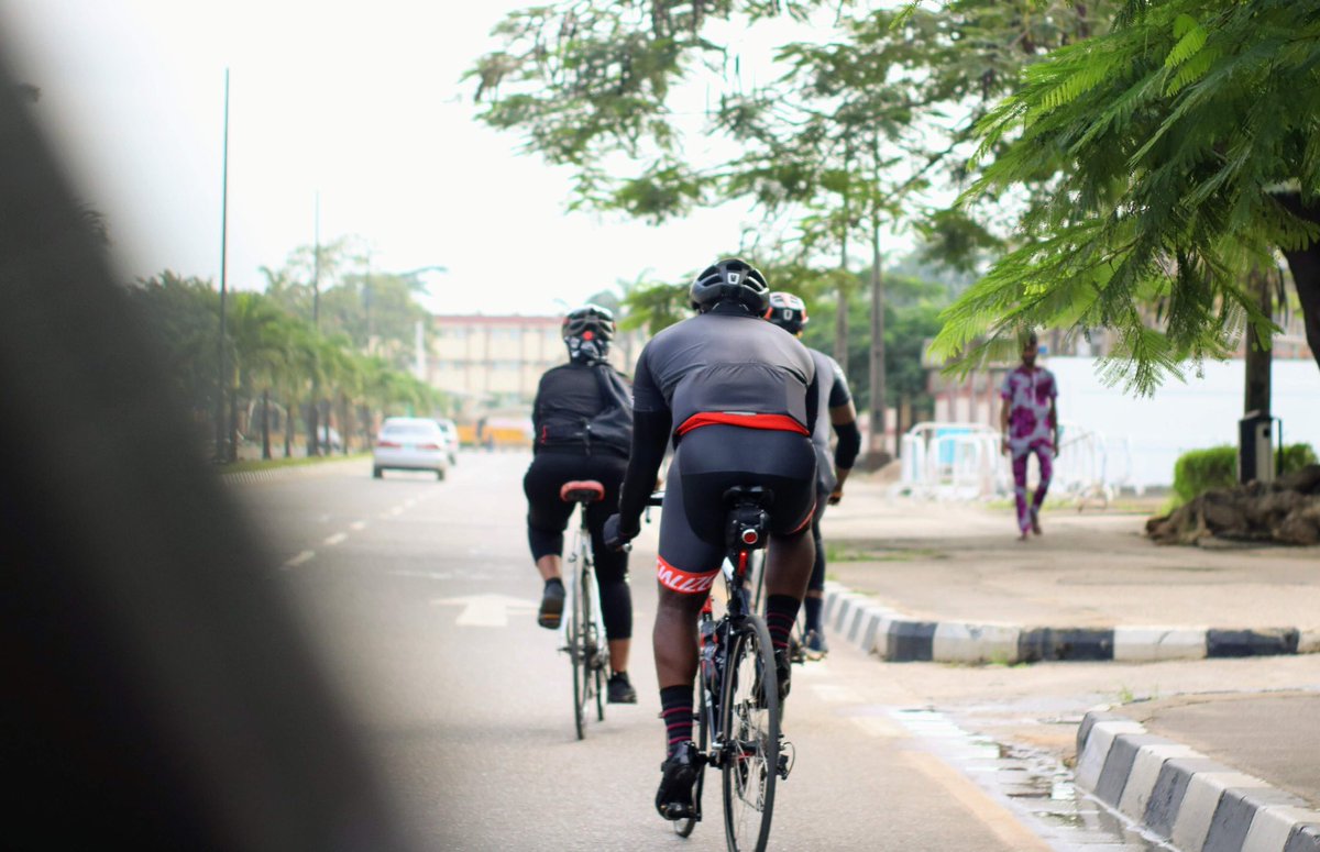 Riding in to the new year! 🚵🏽‍♀️🚵🏾
Cheers to more rides and great friendships in 2022. 🚴🏽‍♀️🚴🏽