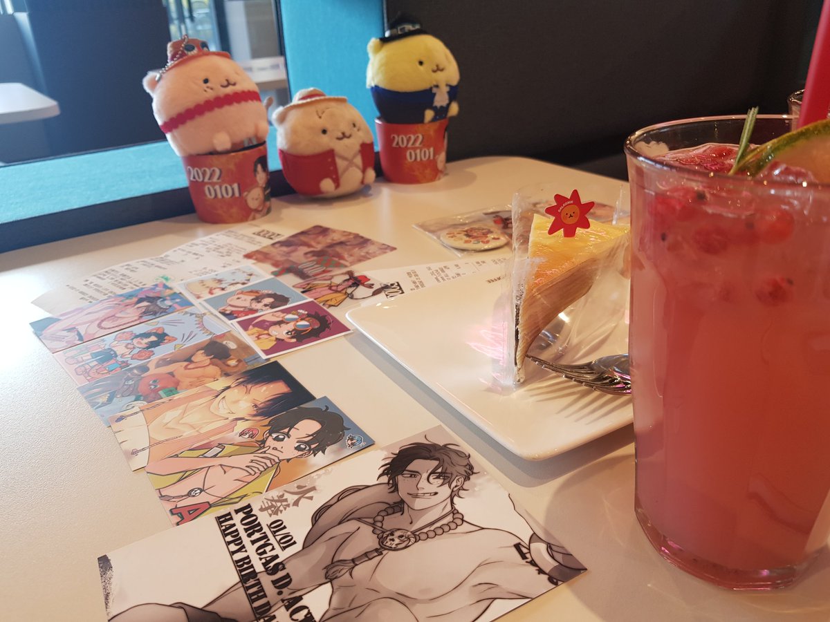 soyum_SL's tweet photo. 생일 당일에는 못 갔지만 에이스 생카 다녀왔습니다!🥰🥰 음료부터 포토존까지 에이스로 가득 차 있어서 정말 즐겁게 있다가왔어요(♡˙︶˙♡)

#1월_1일_세상이_너의_태어남을_축복하는_날
#에이스_5억5천만큼_생일_축하해 https://t.co/vIVc8H5A5M