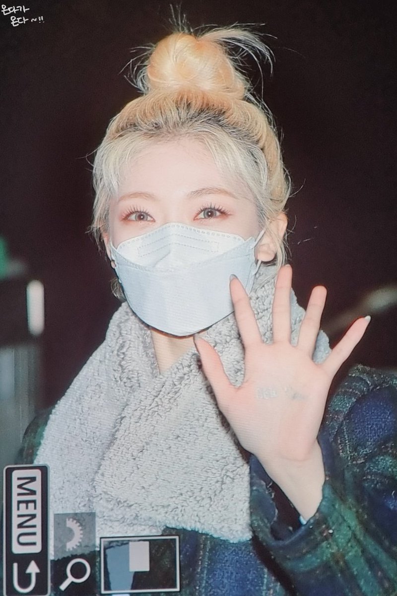 ondaiscoming's tweet photo. 220102 퇴근 프리뷰

새해 복 많이 받아

#EVERGLOW #에버글로우
#ONDA #온다 @EVERGLOW_twt https://t.co/1QQ8RfyGTH
