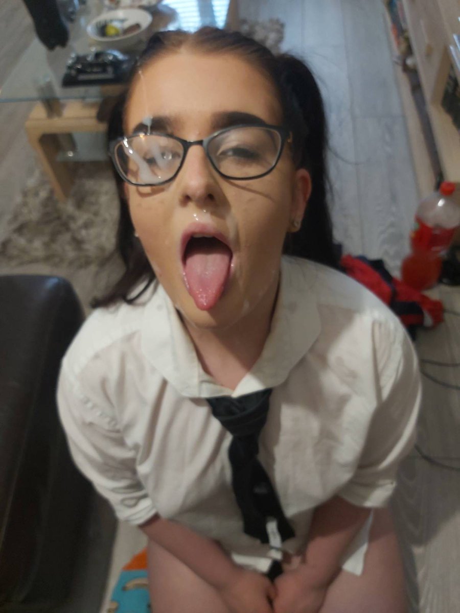 RonHaywardshdd's tweet photo. Schoolgirl facial @SchoolUniform18 @UKCHAVSCHOOL https://t.co/G46vBLG8f7
