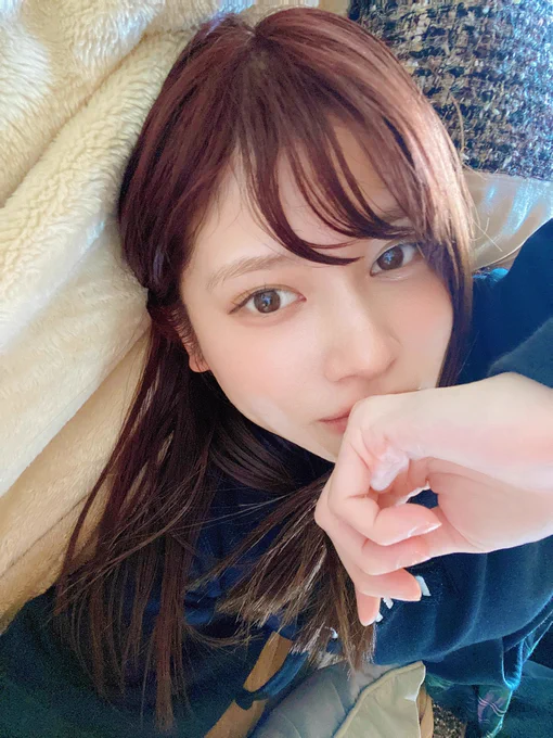 お酒飲むと静かに眠くなるタイプ😪 