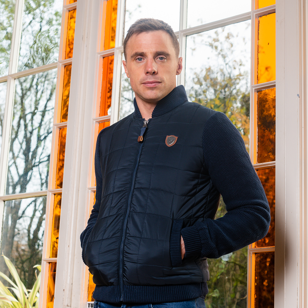 Bestmenswear's tweet photo. Stay warm on the go with a jacket from our XV Kings range, designed by rugby legend Tommy Bowe.
Find yours in our Up To 50% Off Sale now on!🚨
#BestMenswear #TailorsOfConfidence #TommyBowe #XVKings https://t.co/KRNJCHRYME