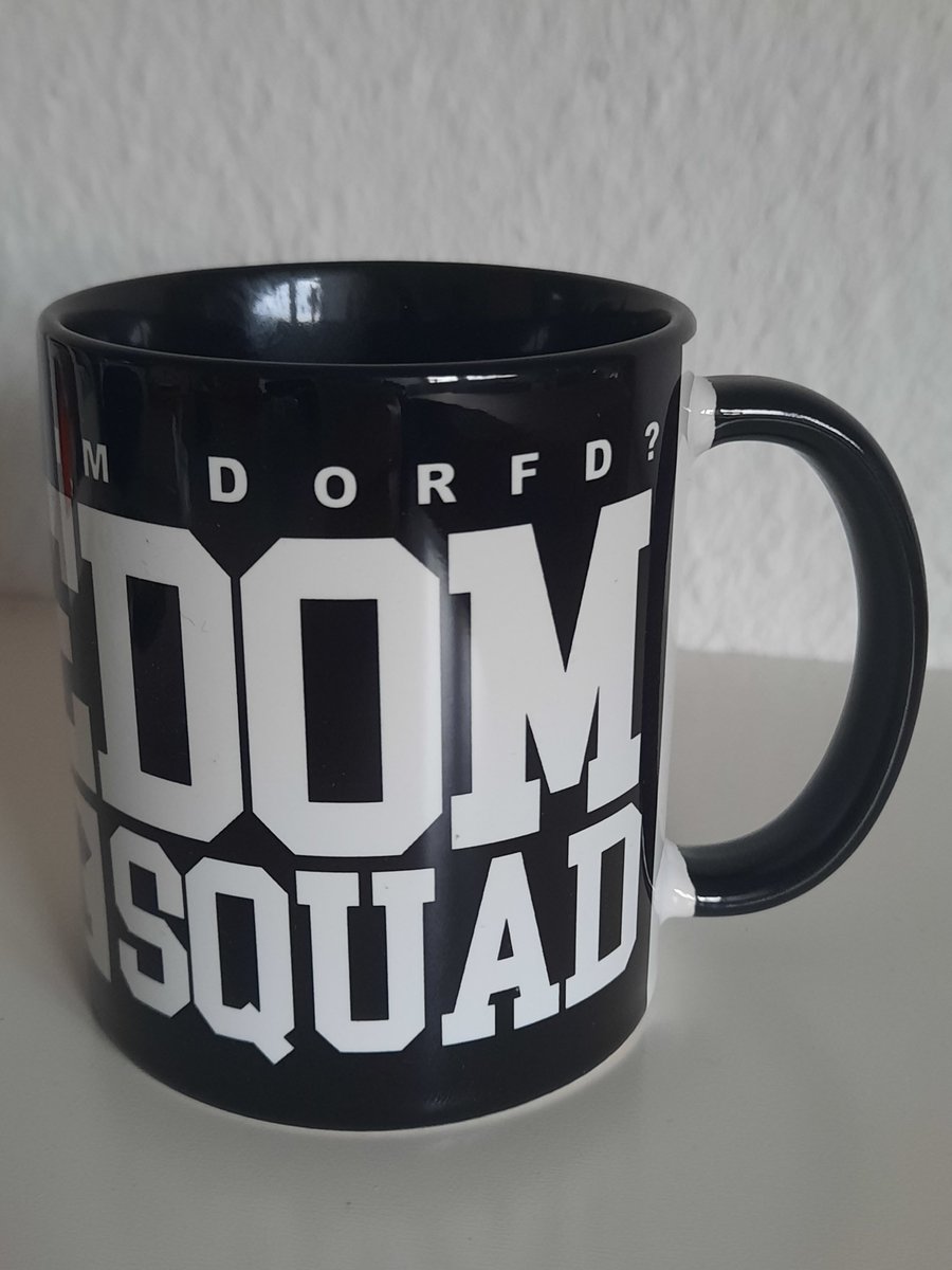 Batcat_palexify's tweet photo. Bestes Geburtstagsgeschenk 🥰🧡
@Paluten @GermanLetsPlay  @maudado @Zombey 🧡💙💙💜 https://t.co/mNxy4DhhlW
