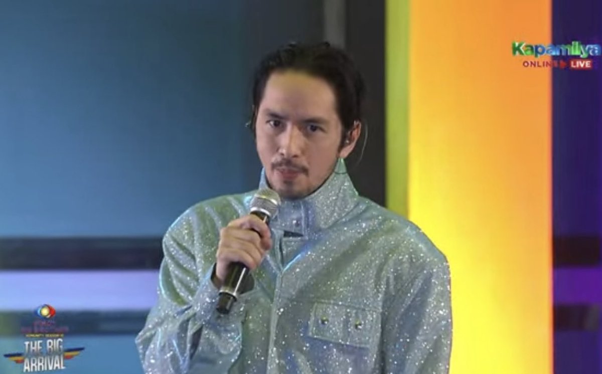 ABSCBNpr's tweet photo. Rico Blanco, live na pinerform ang kanyang bersyon ng "PBB" theme kasama ang ex-housemates na sina KD at Alexa! #PBBKumuBigArrival https://t.co/BDkmbr4kPQ