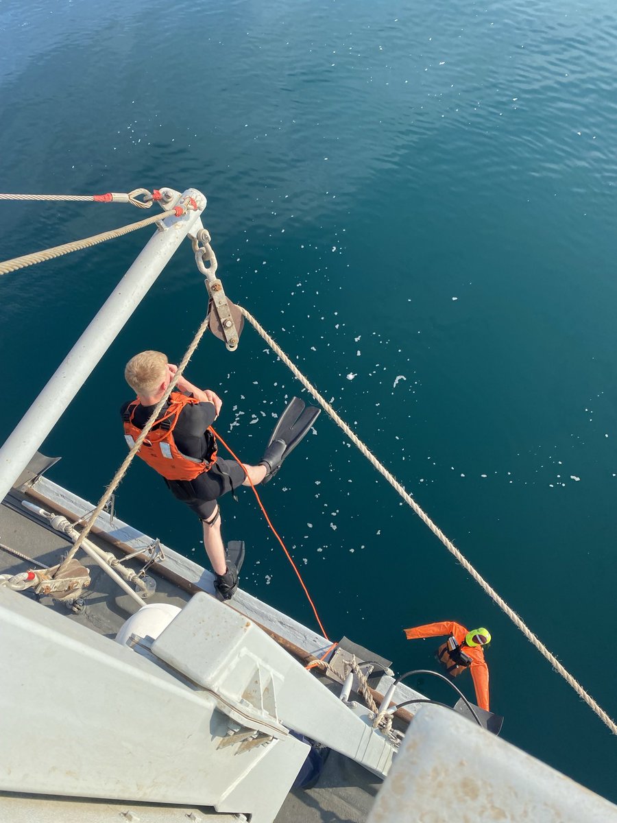 HMSChiddingfold's tweet photo. A day alongside is a day wasted! ❌ 

✅ Minehunting
✅ Gunnery 
✅ Sea Safety 
…and more! 

#BackInTheFold #AlwaysReady #Continuous15 https://t.co/DW8zVeMHRL