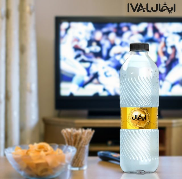 classysara_'s tweet image. اعتقد نية المسؤول عن تصميم عبوات #ايفال إنها تكون أكثر فخامة وهذا يفسر نوعًا ما سبب إختياره للون الذهبي.. مايبي العميل ينتعش يبيه يتباهى بالعلبة #Iguess 

ولكن الفكرة تشوهت بعد ماستخدم البلاستيك