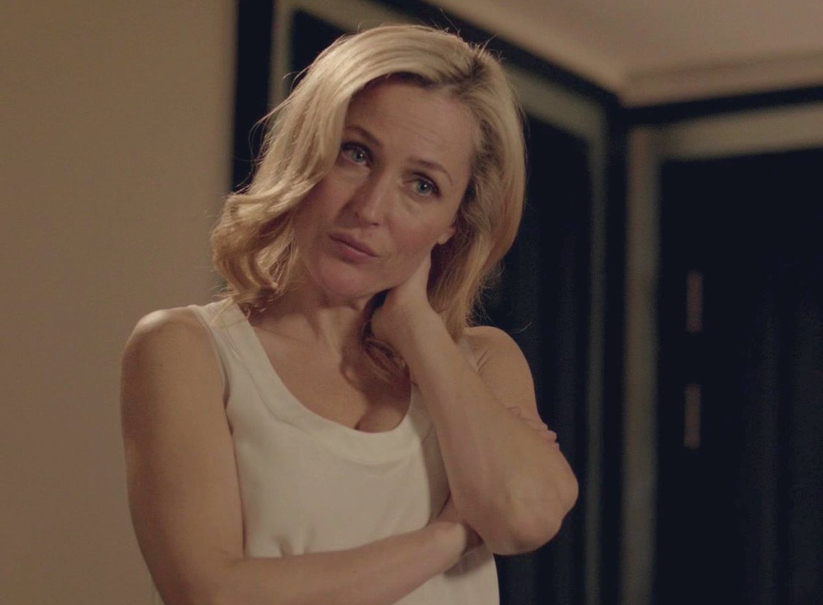 sweatylizard's tweet photo. forever obsessed with gillian anderson as stella gibson https://t.co/WCKRQojRMz