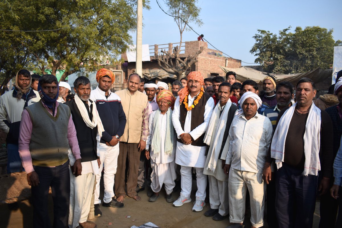 PreetamsinghRLD's tweet photo. नगला बुड़ावई, कोसी ख़ुर्द में नववर्ष के उपलक्ष्य में आयोजित भंडारे में पहुँचकर प्रसाद ग्रहण किया।
@jayantrld @RLDparty https://t.co/B9Pgxs2NA7