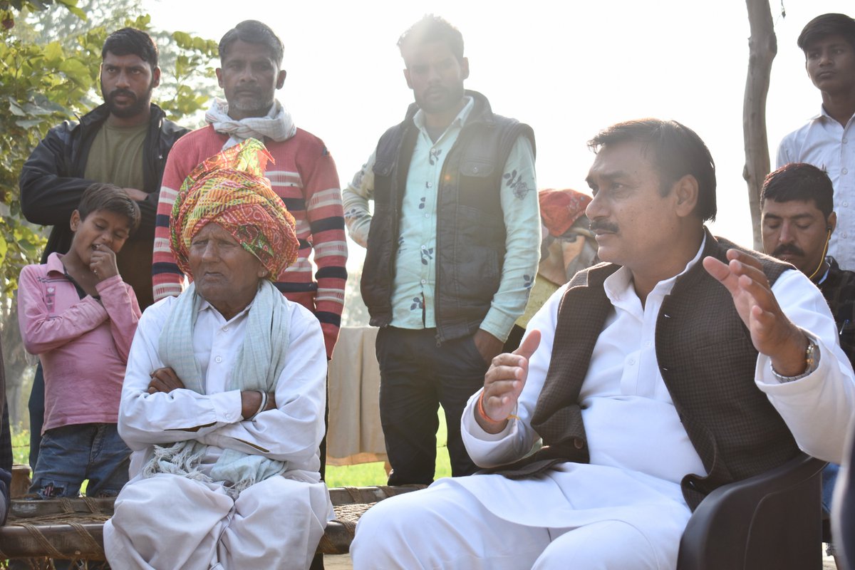 PreetamsinghRLD's tweet photo. नगला बुड़ावई, कोसी ख़ुर्द में नववर्ष के उपलक्ष्य में आयोजित भंडारे में पहुँचकर प्रसाद ग्रहण किया।
@jayantrld @RLDparty https://t.co/B9Pgxs2NA7