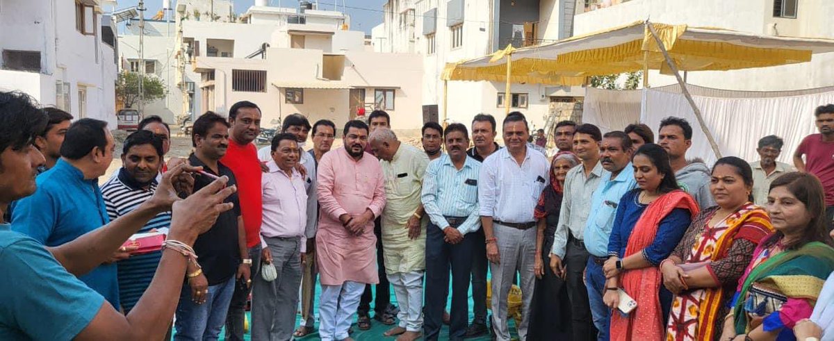 rajeshchudasma's tweet photo. આજરોજ વેરાવળ ખાતે કોળીવાડા વિસ્તારના મકાનધારકોની જમીનના બદલામાં આવાસની ફાળવણી કરવા અન્વયે ખાતમુહૂર્તનો તેમજ ભૂમિપૂજન કાર્યક્રમ યોજાયો હતો. https://t.co/pisqxVehsa