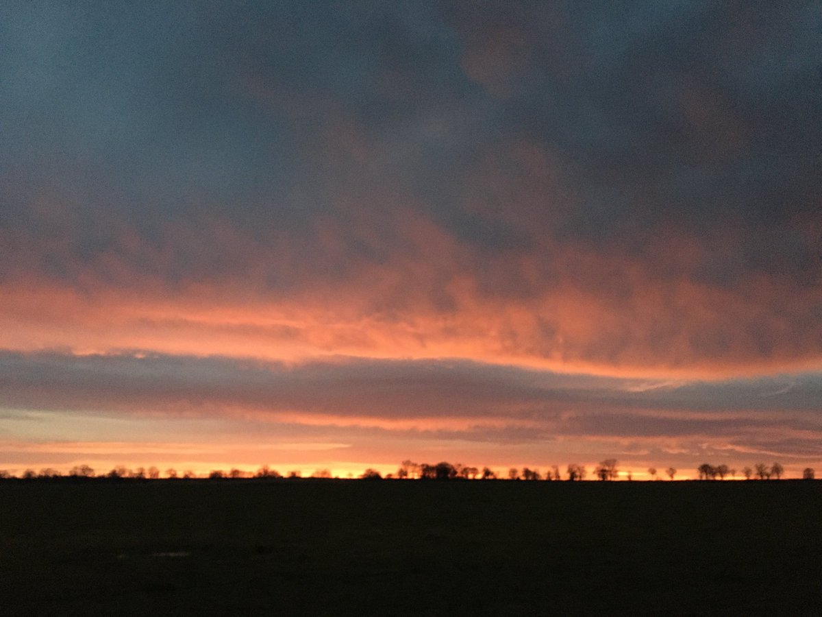 Premières lueurs matinales de l’année, une vision éphémère dont je ne me lasse jamais…!