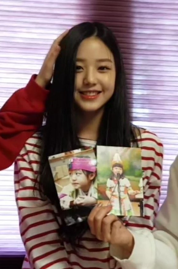 wonyounghouseTH's tweet photo. 📰 Dispatch News #WONYOUNG 

จางวอนยอง สมบัติที่แท้จริงของค่ายสตาร์ชิป เริ่มเป็นเด็กฝึกเมื่อปี 2017 ตอนอายุเพียง 13 ปี ผ่านการแคส แมวมองกล่าวว่า “พบวอนยองที่งานจบการศึกษาม.ต้นของพี่สาวเธอ จึงรีบติดต่อไปทั���ที เพราะตกหลุมรักในความสูงและใบหน้าที่แสนน่ารัก” https://t.co/3CcCppAQhk