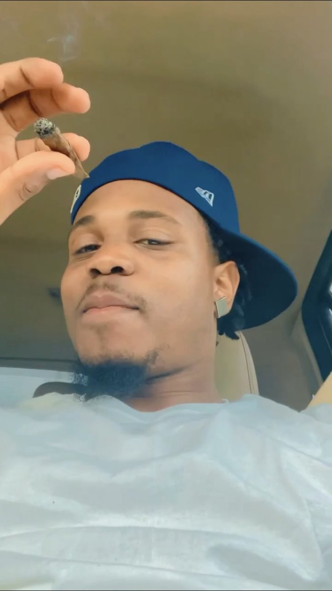 Don’t need no love I’m chasing wealth , don’t need no help I got myself. ⛹🏽‍♂️