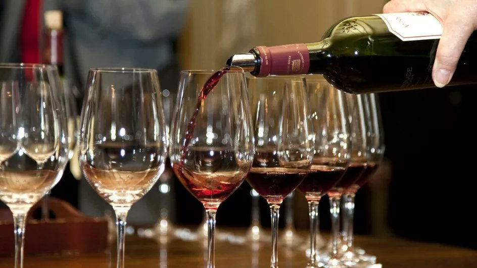 franceinfo's tweet image. Plus de trois Français sur dix consomment davantage d'alcool que les seuils établis par Santé publique France

francetvinfo.fr/sante/pres-d-u…