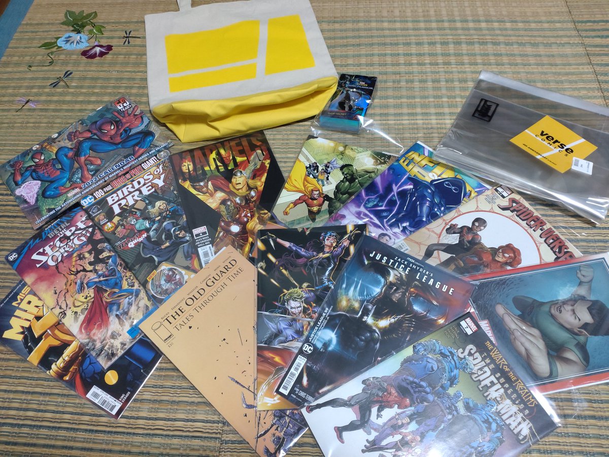 shishikabadebu's tweet photo. ヴァースコミックスで福袋買ってきた。欲しいなー別で買っちゃおうかなーなんて思ってたのが入ってた😀人生初初売行ったよ♪
#versecomics https://t.co/7DRMxZOcHA