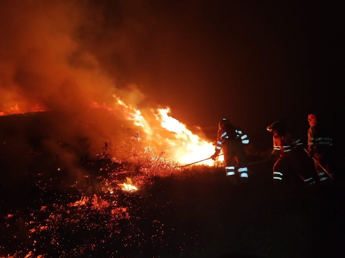 cantabriaes's tweet photo. 📣 Actualización #IIFF 8 h

🔴 Activos 6
#Rionansa (2)
#Villacarriedo
#Lamasón
#PeñaCabarga
#Villafufre

🟠 Controlados 5
#VegaDePas (2)
#Lamasón
#Peñarrubia
#Selaya

🟢 Estabilizados 2
#Liérganes
#Selaya

👉 Desde el día 1/1 se han provocado casi 30 incendios 😔

#asíNO 👎

🚫🔥 https://t.co/p4Wqb5EWC1