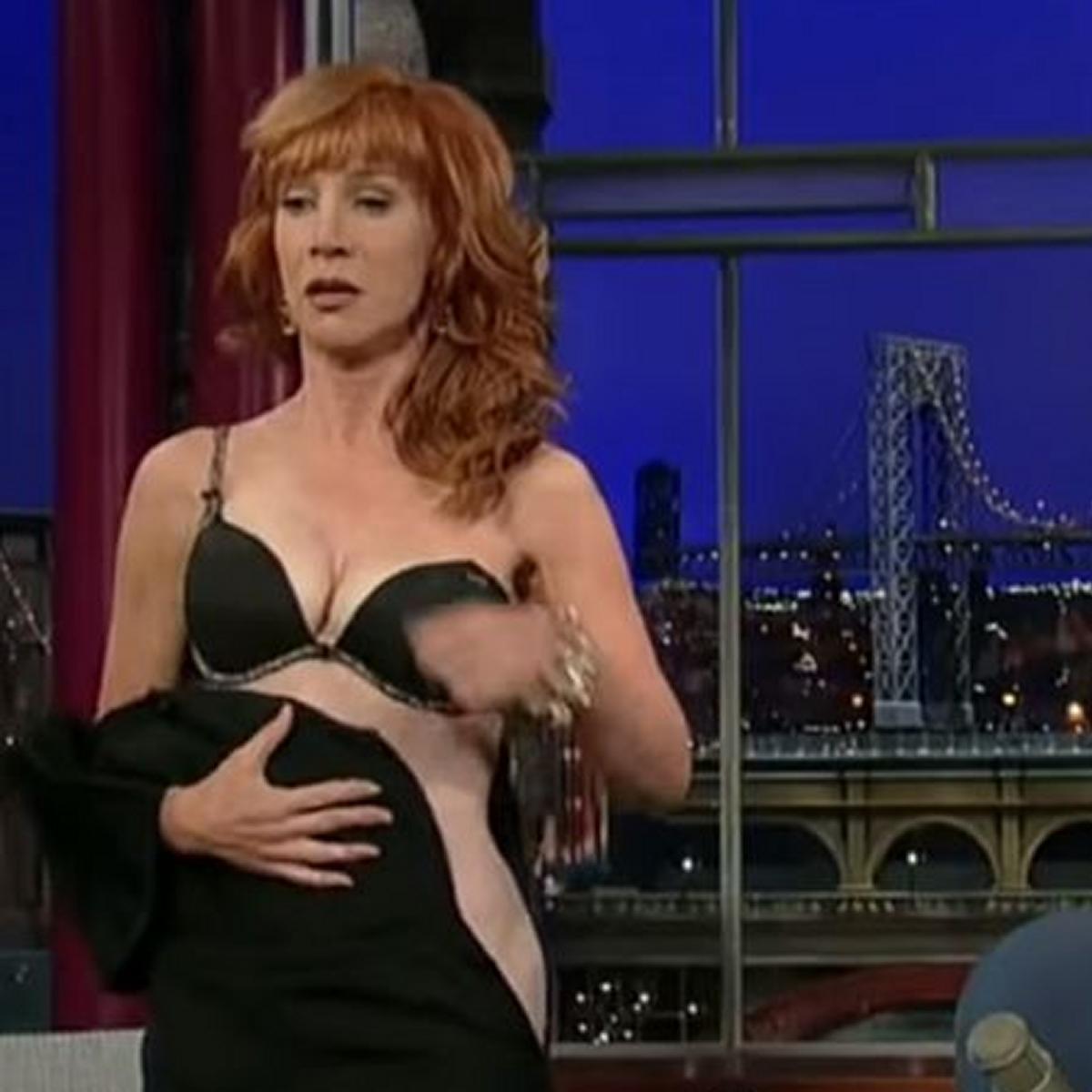 DomesticatedCom's tweet photo. Awkward Talk Show Moments That No One Saw Coming #lol#awkward 😳