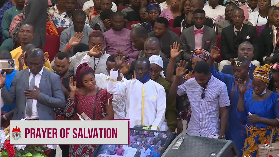 LFCGoshen's tweet photo. Altar Call
#LFCLiveService
#FirstServiceOfTheYear
#MoreThanAConqueror
#1stService https://t.co/ipZjdrwVXb