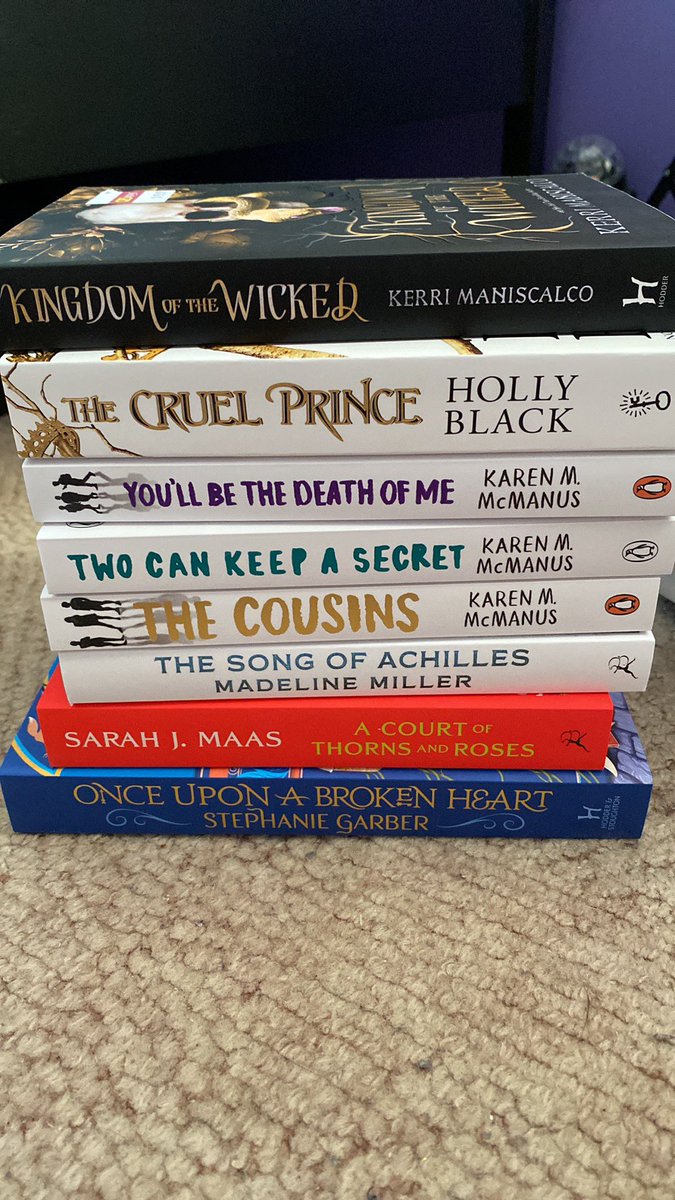 laura_graceee_'s tweet photo. so I bought a few books today 😅 and have 6 more coming next week that I ordered oops 😬 https://t.co/CklK1ndEj2