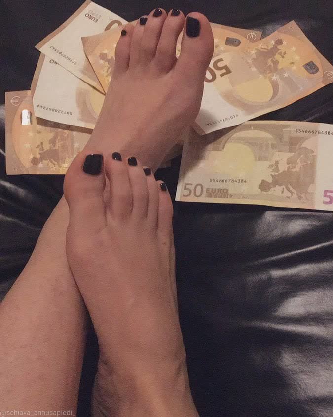 MrsDivineMrCash's tweet photo. Adoratemi

#paypig #moneyslave #feetworship #feetlover #schiavo https://t.co/BwPU7mQctY
