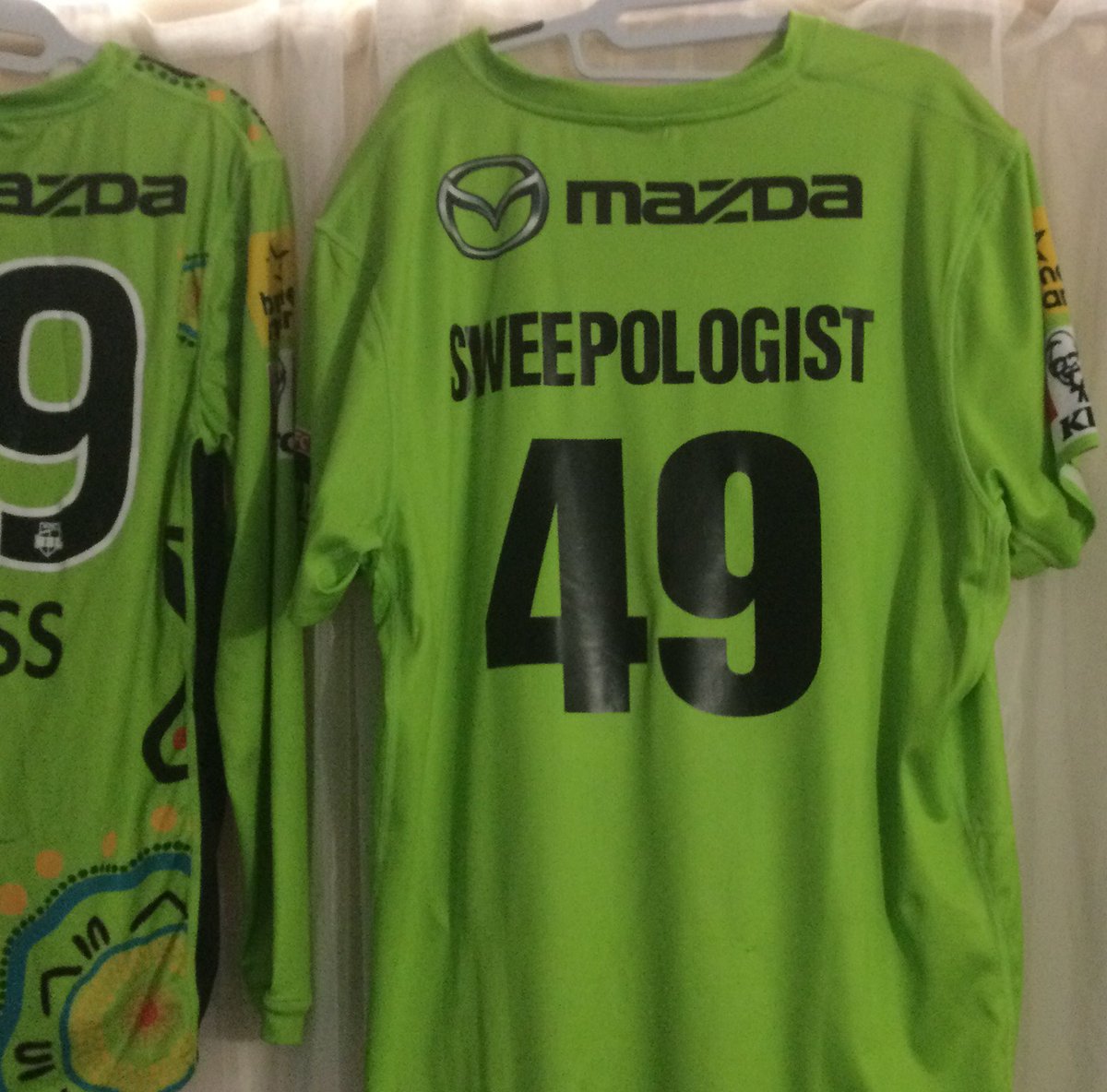 RedbackJim's tweet photo. @ThunderBBL #Sweepologist https://t.co/UPU7ZqPDI5