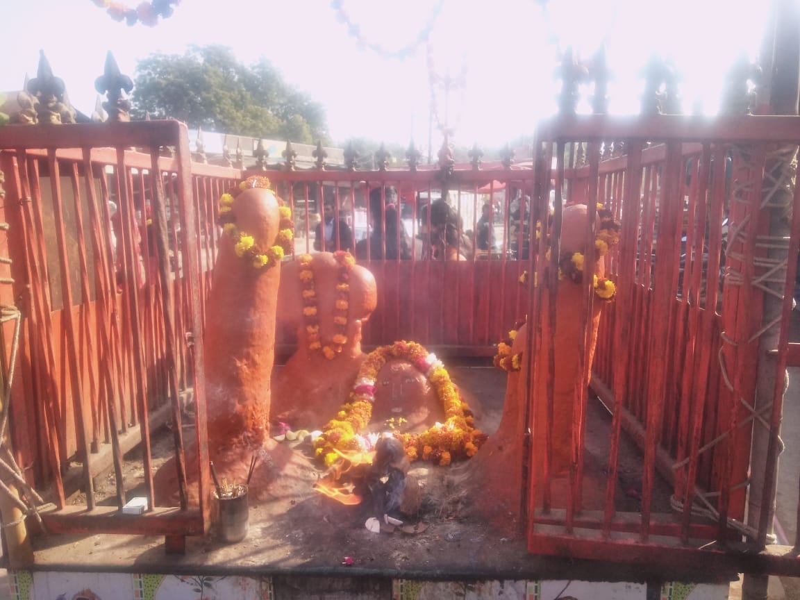 ChomuNews's tweet photo. चौमू

पोषबडो का आयोजन होगा आज 
बस स्टैंड भेरुजी महाराज के मंदिर में होगा पोषबड़ों का
आयोजन 
शाम 5:00 बजे से शुरू होगा 
कार्यक्रम के संयोजक दिनेश कुमार शर्मा ने दी जानकारी https://t.co/ZcpLukrD2e